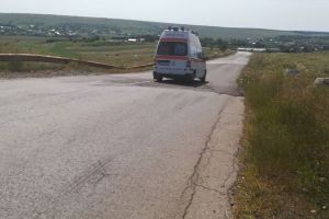 Drumul naţional din Botoşani pe care autorităţile se chinuie de 20 de ani să-l reabiliteze. „Este un dezastru total. Se duce în râpă drumul”