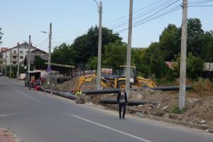 Conductele de termoficare de pe terenul viitorului Kaufland, deviate pentru a putea fi ...