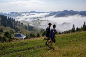 Peste 150 de alergători din ţară şi din străinătate au luat startul la cea de-a III-a ...
