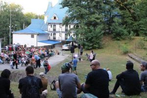 „Pădurea rotundă” aduce din nou publicului ce e mai bun în materie de filme, artă vizuală şi muzică