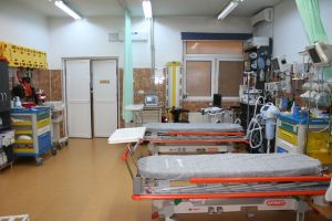 Anchetă la Spitalul Judeţean Bistriţa după ce o fotografie cu o rană cusută ”ca la abator” în UPU a devenit virală