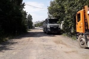 Se asfaltează vechea stradă a Lânăriei