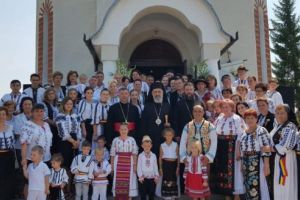 Biserica din parohia Fânaţe, resfinţită de ÎPS Irineu
