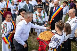 Turiştii întâmpinaţi cu căldură la Casa Răstoliţa de „La Alei”