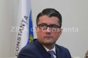 Magistralele CET ar putea fi cumparate de municipalitate:  Primarul Decebal Fagadau vrea ca orasul sa beneficieze de o societate proprie de productie si transport al energiei termice si electrice