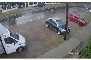 VIDEO Imagini de la un accident rutier produs la Botoşani surprinse de camerele de luat vederi de pe un imobil