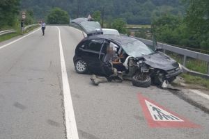 Accident pe Valea Oltului. Șoferul a pierdut controlul volanului