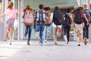 Vacanţa de vară a elevilor s-ar putea prelungi cu o săptămână. Dăncilă, apel la ministrul Educaţiei: „Luaţi în calcul începerea anului şcolar de la 16 septembrie!”