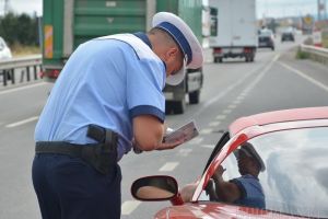 Perioada de suspendare a permisului se reduce mai uşor. Modificare a Codului rutier