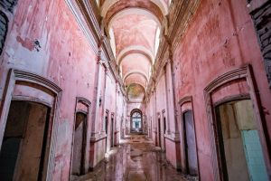 Pericol la Băile Neptun! Asociaţia care vrea să le renoveze acuză primăria că cere donaţiile