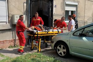 Doi muncitori răniţi după ce zidul la care lucrau s-a prăbuşit peste ei, la Timişoara