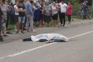 FOTO Tragedie! Un bărbat a murit, iar nepotul său este în stare gravă după un accident