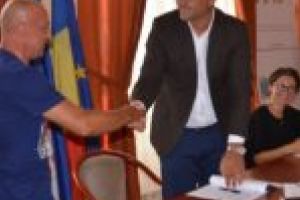 Persoanele defavorizate din Caransebeş pot începe afaceri pe cont propriu, cu bani de la Uniunea Europeană