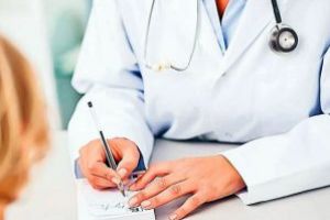 Medic plasat sub control judiciar de către magistraţii Tribunalului Botoşani, într-un dosar care a fost instrumentat de DNA
