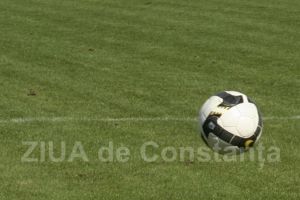 Meciul Universitatea Craiova-Hanved Budapesta, intrerupt: Arbitrul, lovit de suporterii craioveni, cu un obiect in cap 