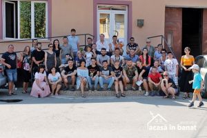 Proiectul Color the Village, ajuns la final, a reuşit în patru zile să renoveze 34 de case din Eftimie Murgu