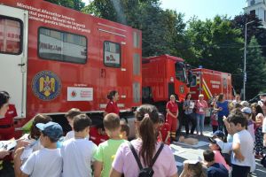 Cursuri de pregătire de prim ajutor oferite de angajaţii ISU Suceava la Fălticeni şi Vatra ...