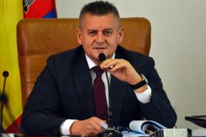 Mihaiu îl pune la punct pe Birta: Primăria Oradea ne-ar obliga să schimbăm dalele crăpate, să ne construim parcări subterane, să asfaltăm străzile