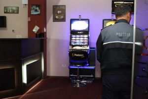 Dosar penal pentru un sătmărean de 49 de ani. A furat un telefon mobil dintr-o sală de jocuri