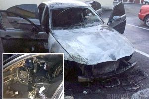 Pagubă totală! Imagini în exclusivitate cu maşina şefului Poliţiei Rutiere Salonta făcută scrum (FOTO / VIDEO)