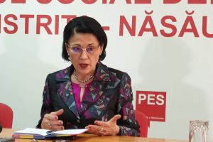 Ministrul Educaţiei, Ecaterina Andronescu, demisă din funcţie