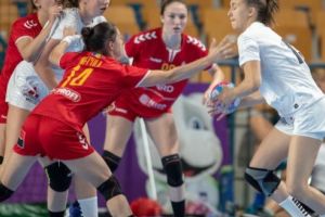 Debut ratat pentru handbalistele junioare