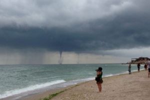 PROGNOZA METEO AUGUST 2019: Veşti proaste, vor fi ploi abundente, cu tunete şi fulgere
