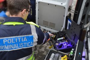 Jaf la un magazin de bijuterii! Vânzătoarea a fost atacată cu spray lacrimogen