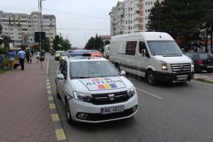Maşina care a lovit un adolescent care traversa strada pe bicicletă a fost identificată