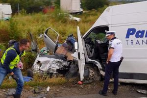 Accident cu 5 victime la Tileagd: O persoană a murit şi două sunt în cod roşu medical (FOTO / VIDEO)