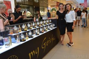 Descoperă magia parfumeriei orientale! S-a deschis primul magazin My Geisha în Oradea, în prezenţa fondatoarei brandului, Denisa Tănase (FOTO / VIDEO)