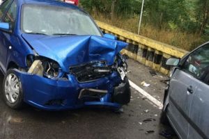 Judetul Tulcea: Doua persoane, ranite in urma coliziunii frontale dintre doua masini