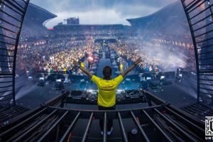 VIDEO – Armin van Buuren şi-a deschis show-ul de la Untold cu Imnul Naţional al României