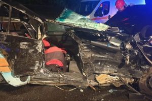 FOTO Accident grav pe Valea Oltului – Cinci persoane încarcerate