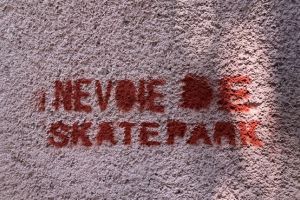 Nevoie de skatepark! Groapa de lângă Parcul Central încă îşi aşteaptă constructorul