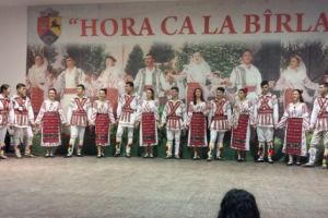 Astăzi, HORA ca la Bârla!