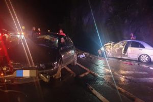 VIDEO – FOTO Accident grav sâmbătă noapte pe Valea Oltului – Un mort şi cinci persoane rănite