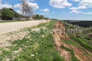 Situatie grava la Cumpana, dupa furtuna de ieri seara: O noua fisura in taluzul afectat de alunecari de teren pe strada Dunarii 