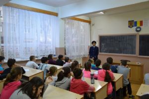 Ministerul Educaţiei vrea să-i înveţe pe elevi cum să se apere de agresori. Campania de prevenţie ar urma să înceapă din toamnă în şcoli