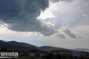 COD GALBEN de furtună în judeţul Alba, până la ora 15.00. Averse, descărcări electrice şi vijelii. Localităţile vizate