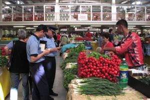 Zeci de agenţi economici şi producători agricoli, puşi la colţ de poliţişti. Amenzi de peste 100.000 de lei!