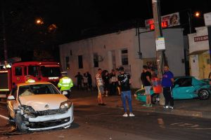 Accident cu victimă încarcerată, pe strada Domnească