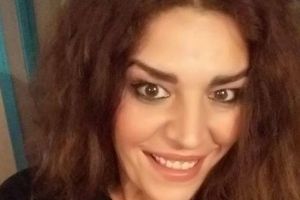 Sibianca Mădălina Scutelnicu – creatoarea fenomenului ”doamna cu pantofi albaştri”. Cum a trecut de la jurnalism la avocatură