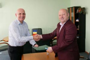 Primarul din Vatra Dornei, Ilie Boncheş, a semnat contractul pentru un proiect european de ...