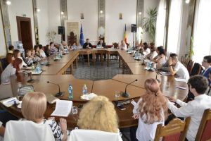 Problematica copiilor ai căror părinţi sunt plecaţi la muncă în străinătate, ...