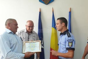 A ajutat la prinderea unui şofer fugar şi a fost premiat de conducerea IPJ Suceava