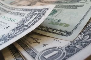 Columbiancă prinsă la vamă după ce a furat 3.600 de dolari de la o casă de amanet din Bistriţa