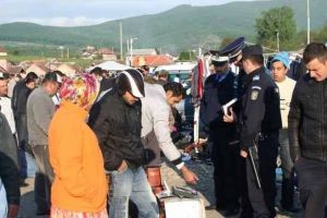 Amenzi cu bunuri confiscate, la talciocul din Alba Iulia. Acţiune a poliţiştilor pentru prevenirea şi combaterea infracţiunilor şi contravenţiilor