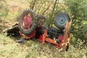 Nu a mai avut nicio sansa! / Barbat de 51 de ani strivit de tractorul pe care lucra, in zona comunei Vadeni