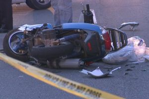 Accident în judeţ. Un mopedist s-a izbit de un parapet şi a fost proiectat în şanţ